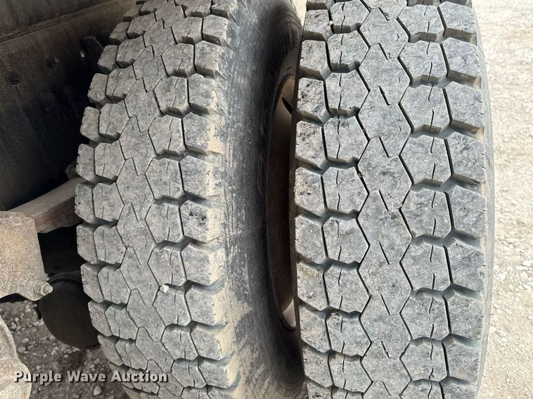 image for item DT0519 1989 Kenworth T400A truck cab and chassis with tree spade