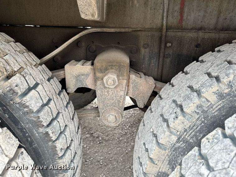 image for item DT0519 1989 Kenworth T400A truck cab and chassis with tree spade