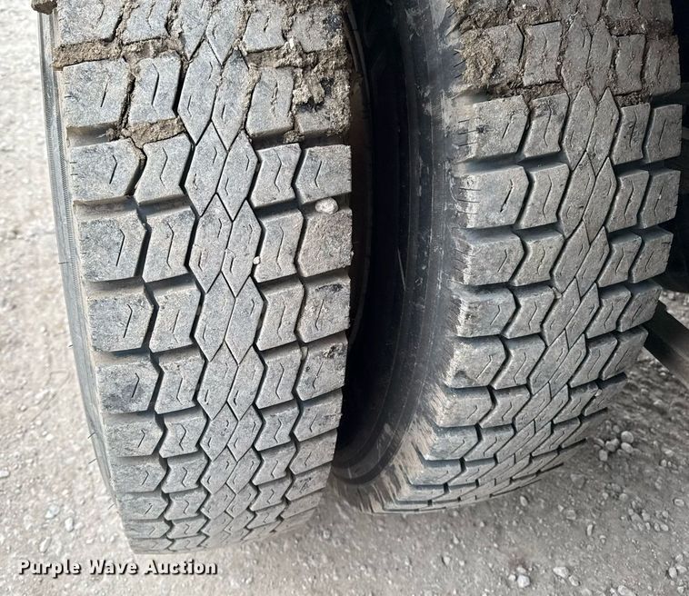 image for item DT0519 1989 Kenworth T400A truck cab and chassis with tree spade