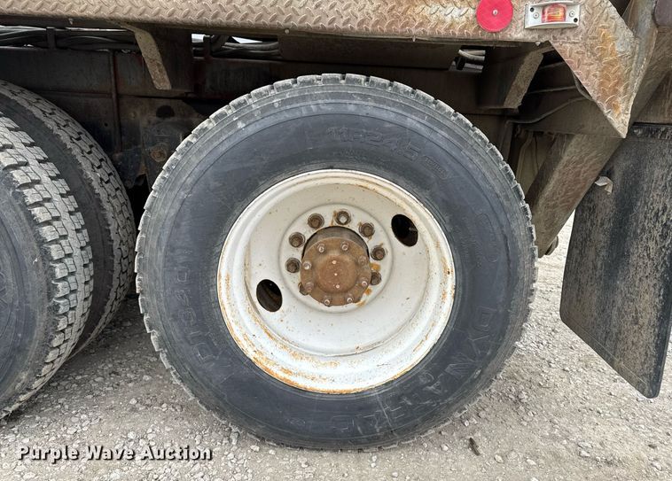 image for item DT0519 1989 Kenworth T400A truck cab and chassis with tree spade