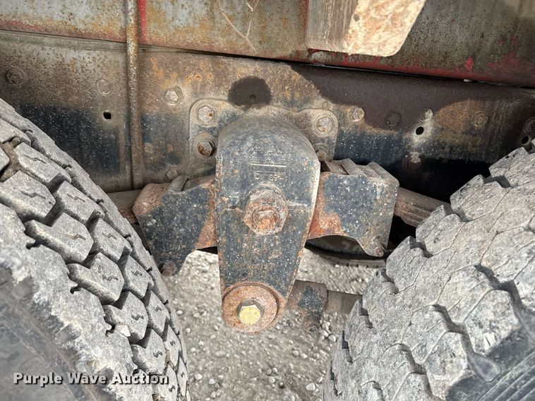 image for item DT0519 1989 Kenworth T400A truck cab and chassis with tree spade