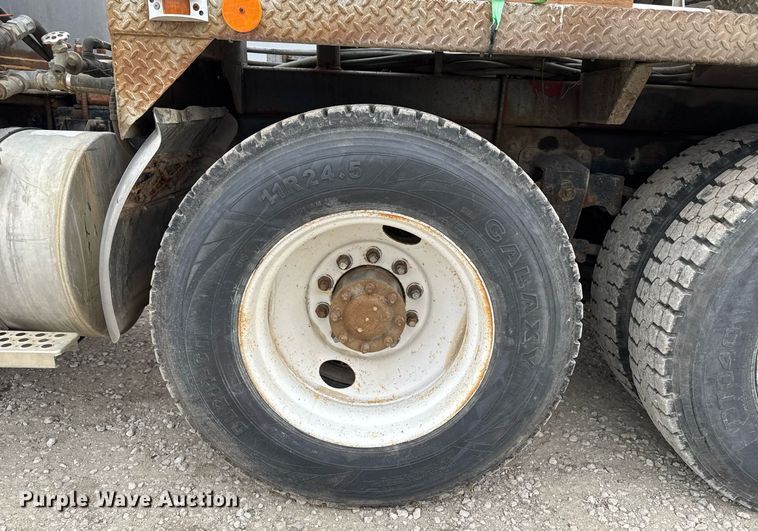 image for item DT0519 1989 Kenworth T400A truck cab and chassis with tree spade