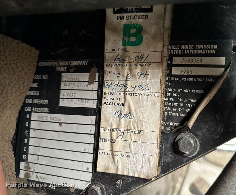 image for item DT0519 1989 Kenworth T400A truck cab and chassis with tree spade