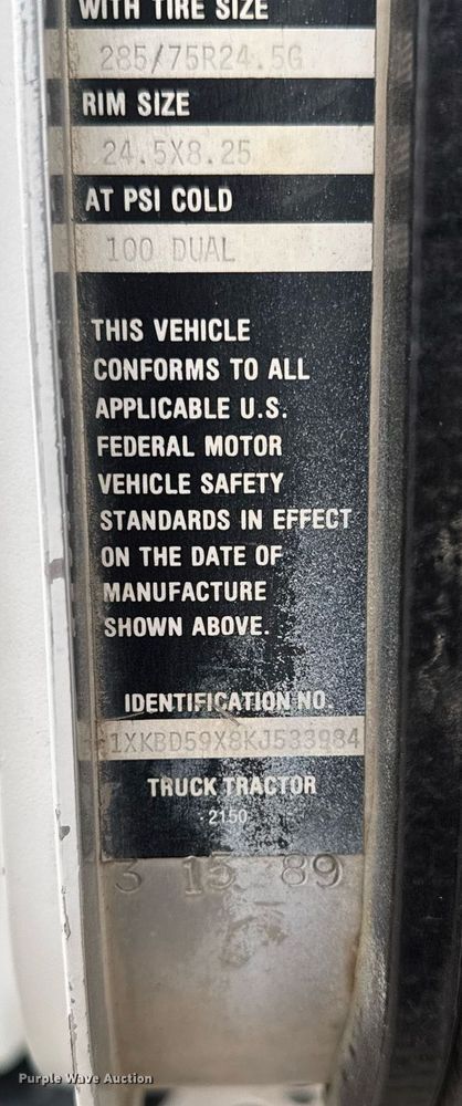 image for item DT0519 1989 Kenworth T400A truck cab and chassis with tree spade