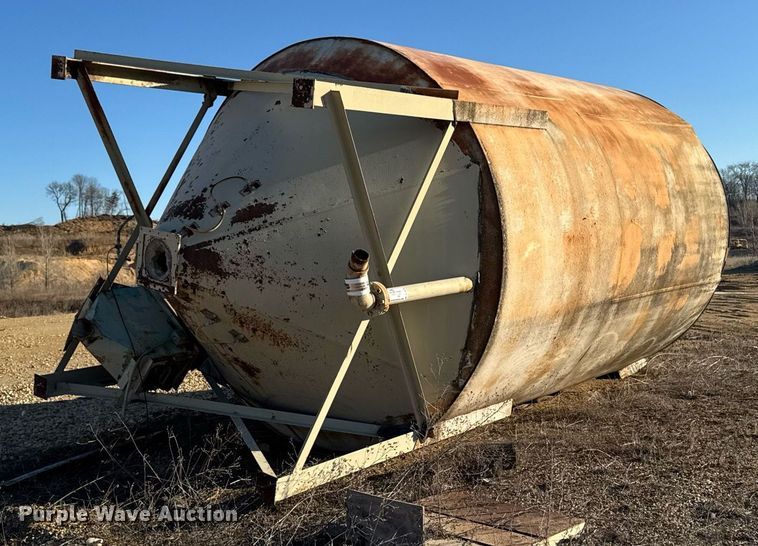 image for item DT0530 Concrete silo