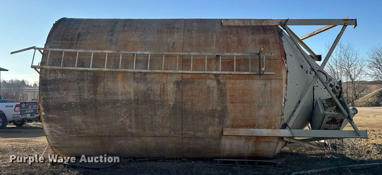 image for item DT0530 Concrete silo