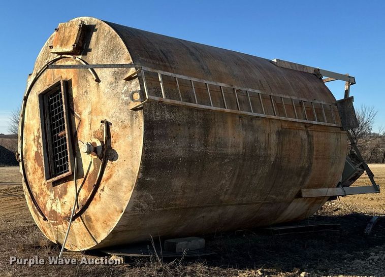 image for item DT0530 Concrete silo