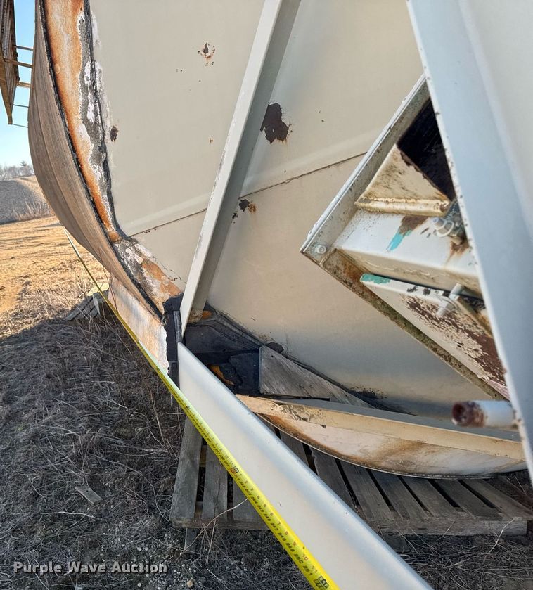 image for item DT0530 Concrete silo