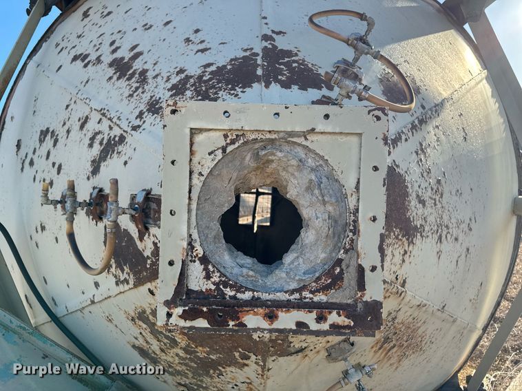 image for item DT0530 Concrete silo