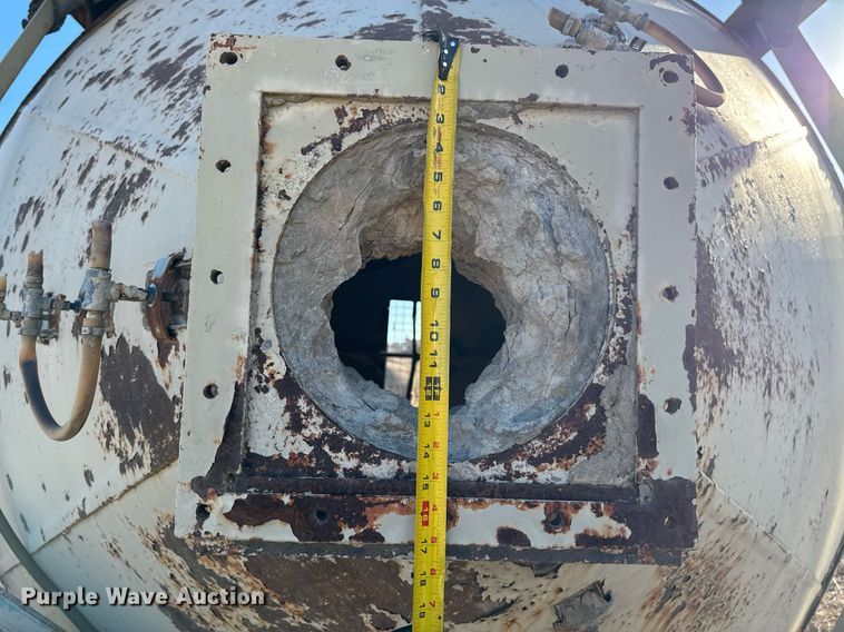 image for item DT0530 Concrete silo