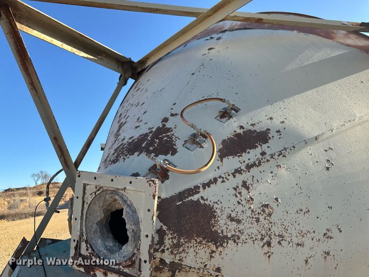 image for item DT0530 Concrete silo