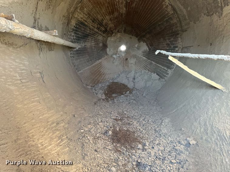 image for item DT0530 Concrete silo