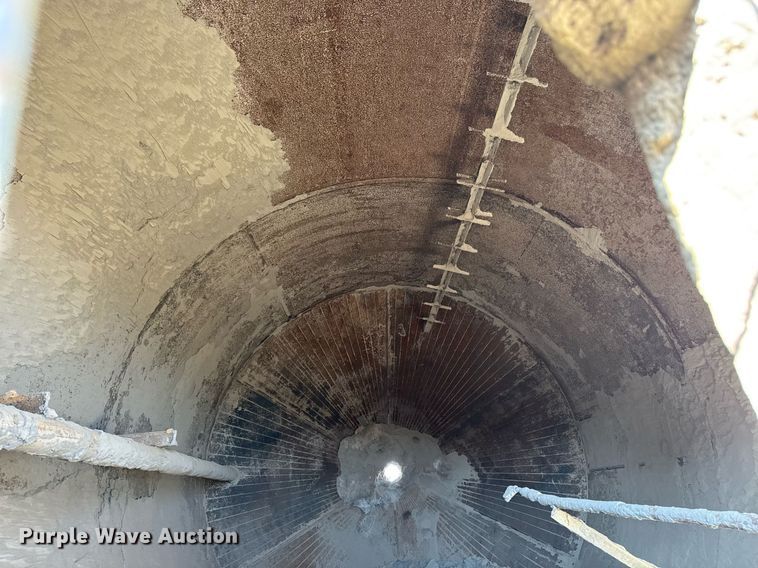 image for item DT0530 Concrete silo