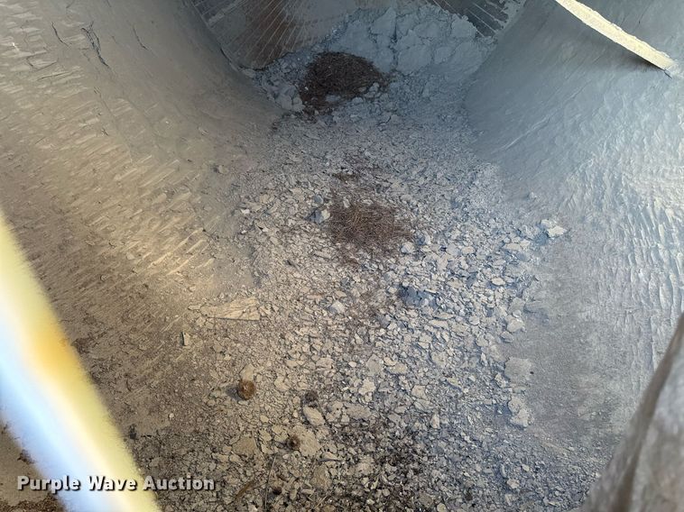 image for item DT0530 Concrete silo