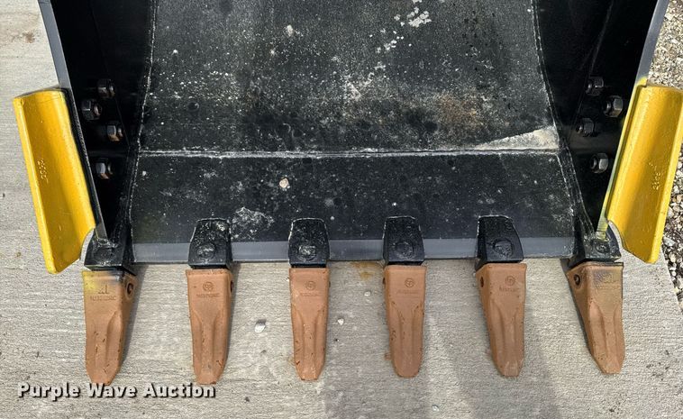 image for item DT0531 Trojan 12T-65 excavator bucket