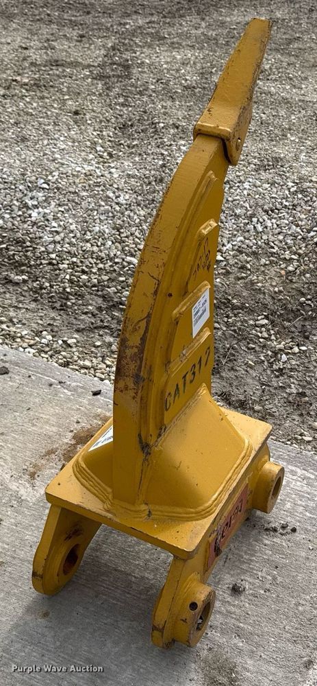 image for item DT0532 Teran excavator ripper attachment