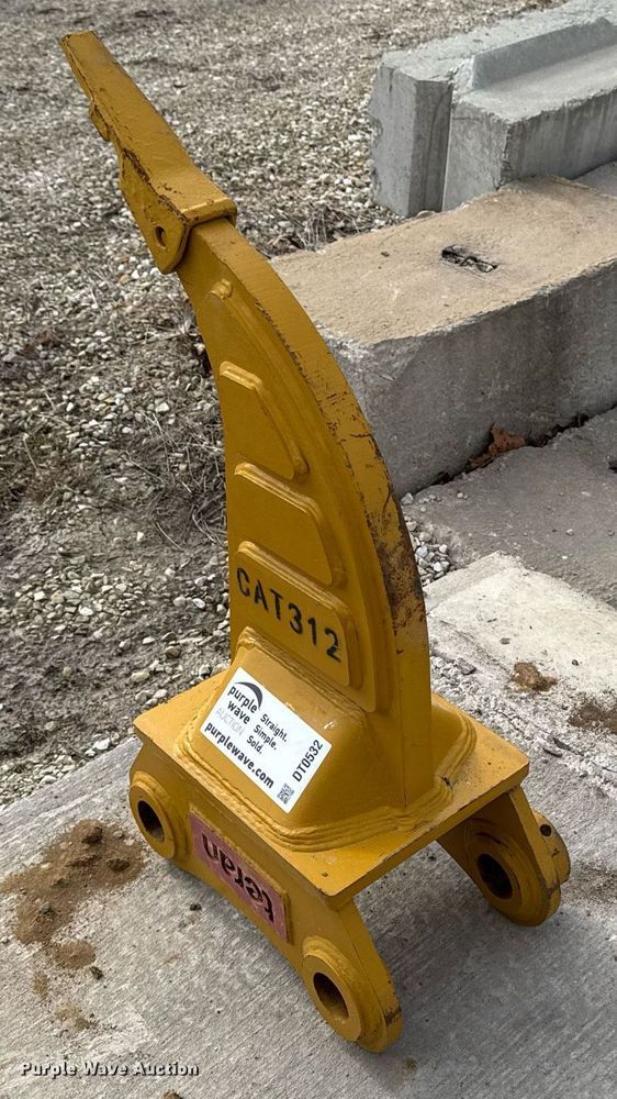 image for item DT0532 Teran excavator ripper attachment