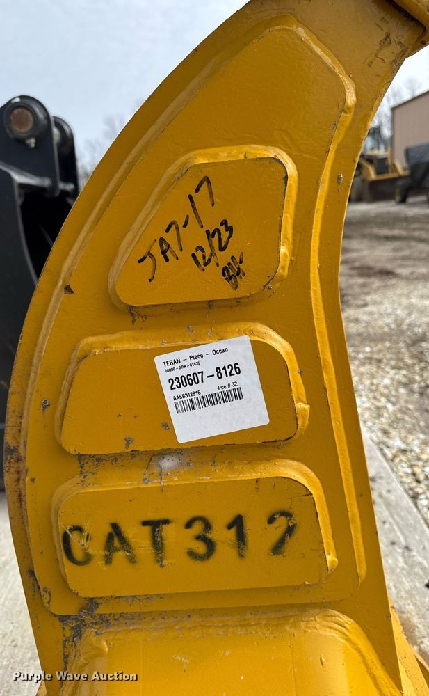 image for item DT0532 Teran excavator ripper attachment