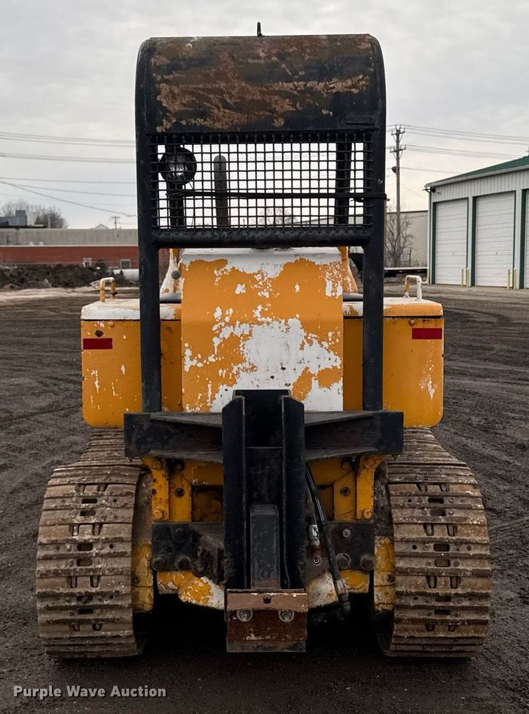 image for item DT0552 John Deere 450C track loader