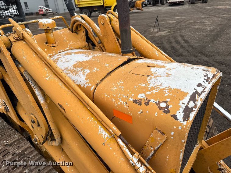 image for item DT0552 John Deere 450C track loader