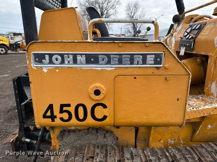 image for item DT0552 John Deere 450C track loader