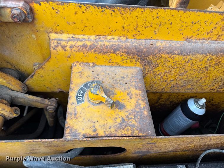 image for item DT0552 John Deere 450C track loader