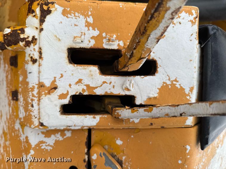 image for item DT0552 John Deere 450C track loader