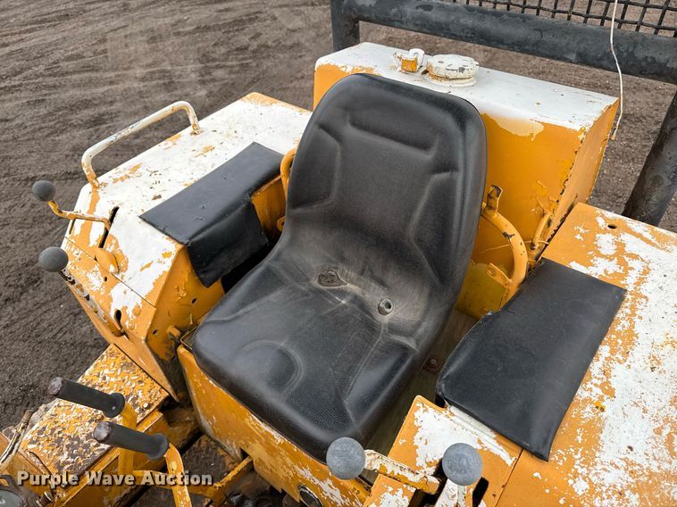 image for item DT0552 John Deere 450C track loader