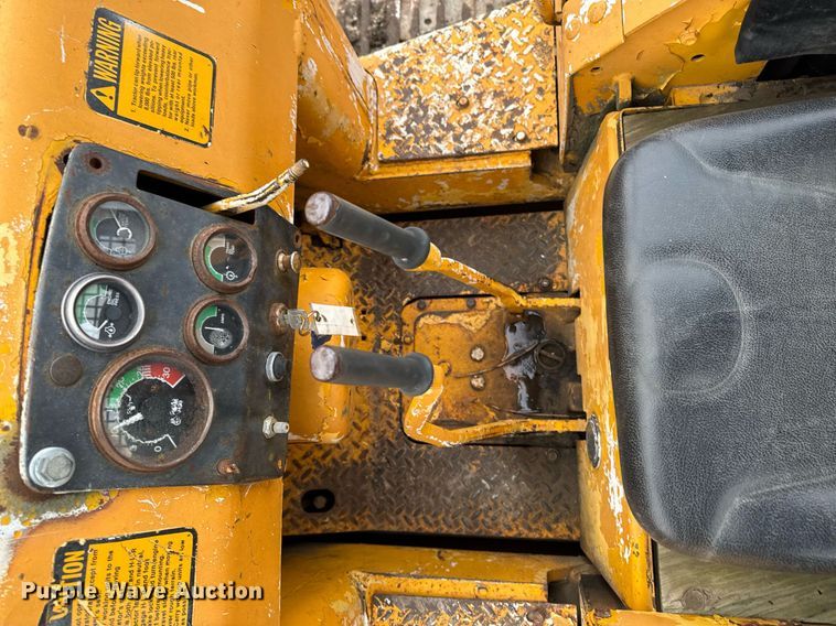 image for item DT0552 John Deere 450C track loader