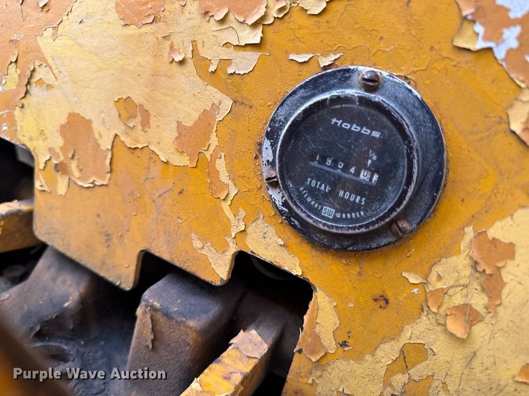 image for item DT0552 John Deere 450C track loader