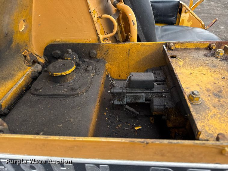 image for item DT0552 John Deere 450C track loader