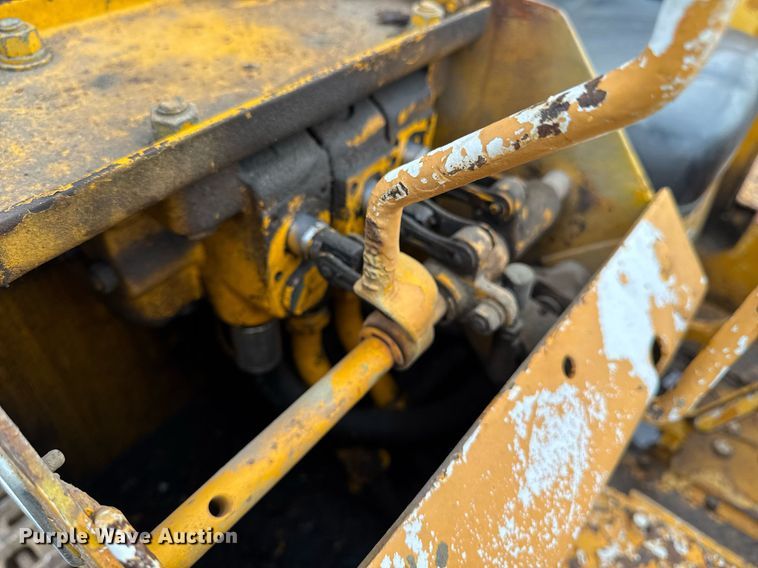 image for item DT0552 John Deere 450C track loader