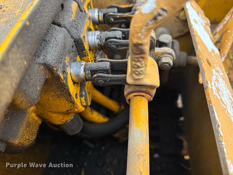 image for item DT0552 John Deere 450C track loader