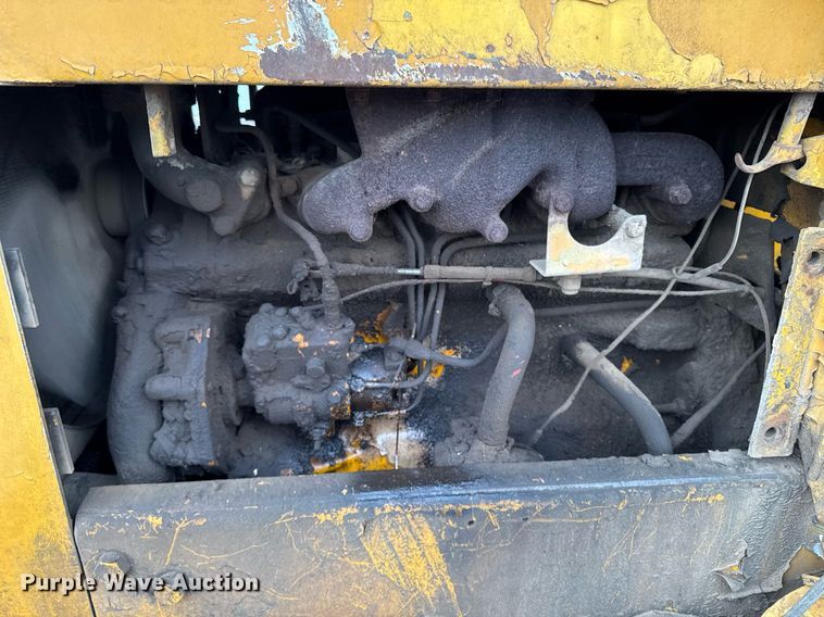 image for item DT0552 John Deere 450C track loader