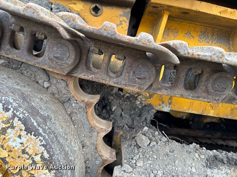 image for item DT0552 John Deere 450C track loader