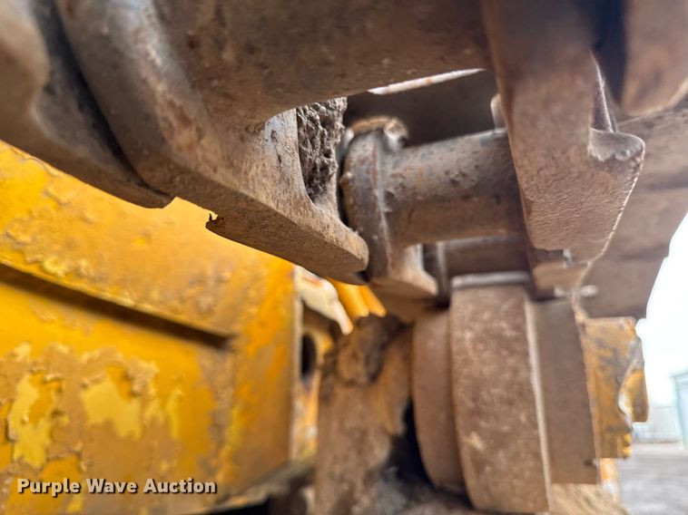 image for item DT0552 John Deere 450C track loader