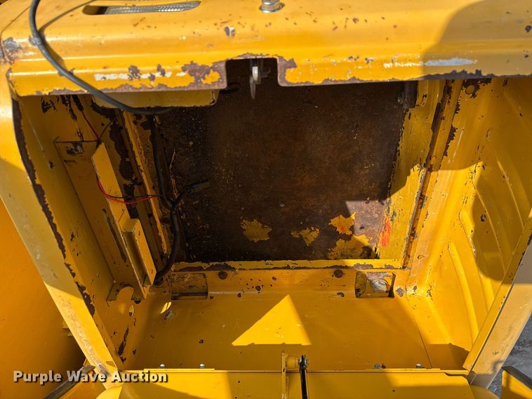 image for item DT0560 2007 John Deere 240D LC long reach excavator