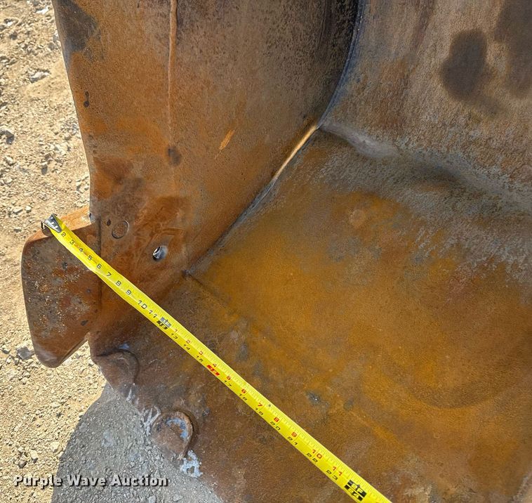 image for item DT0560 2007 John Deere 240D LC long reach excavator