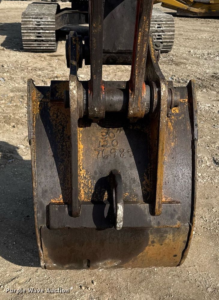 image for item DT0560 2007 John Deere 240D LC long reach excavator