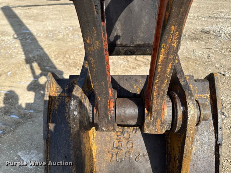 image for item DT0560 2007 John Deere 240D LC long reach excavator