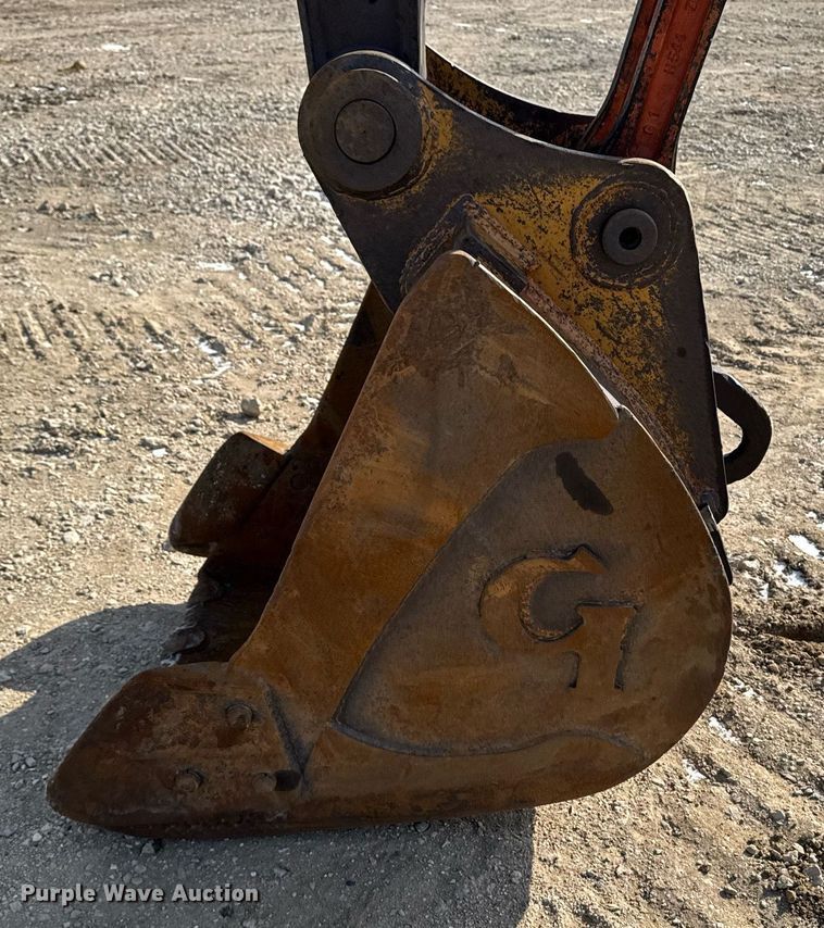 image for item DT0560 2007 John Deere 240D LC long reach excavator