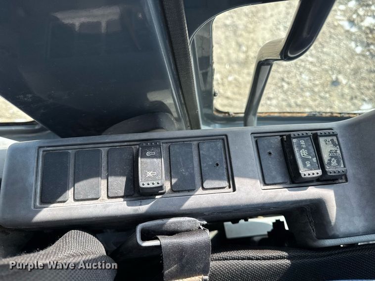 image for item DT0560 2007 John Deere 240D LC long reach excavator