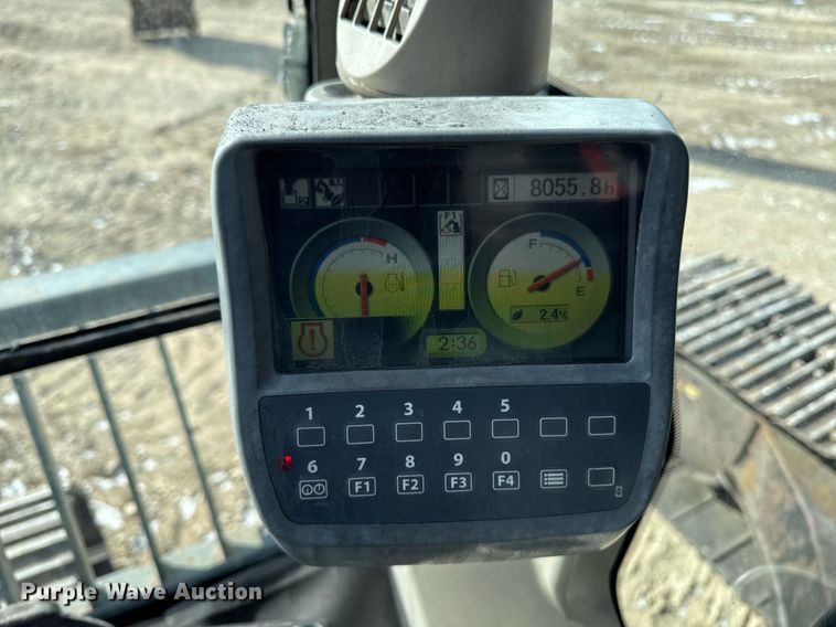 image for item DT0560 2007 John Deere 240D LC long reach excavator