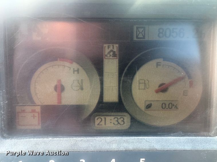 image for item DT0560 2007 John Deere 240D LC long reach excavator