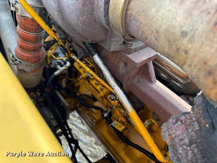 image for item DT0560 2007 John Deere 240D LC long reach excavator