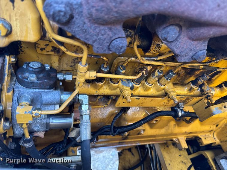 image for item DT0560 2007 John Deere 240D LC long reach excavator