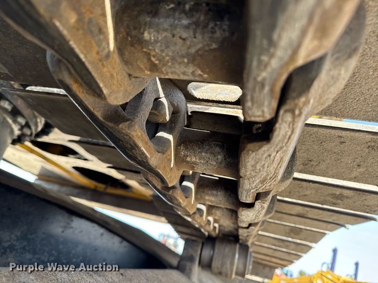 image for item DT0560 2007 John Deere 240D LC long reach excavator