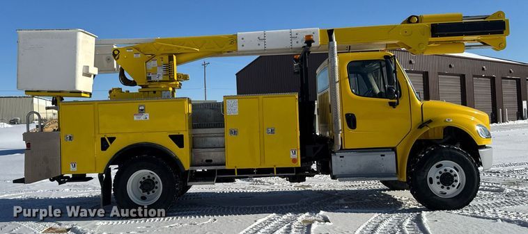 image for item DT0562 2021 Freightliner M2 106 bucket truck