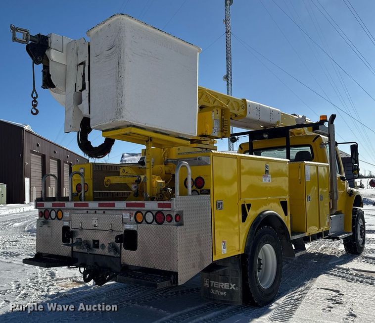 image for item DT0562 2021 Freightliner M2 106 bucket truck