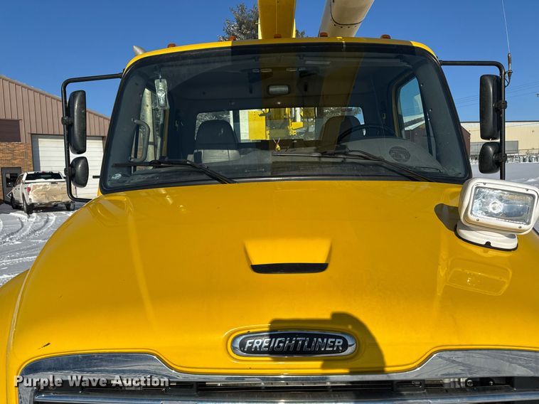 image for item DT0562 2021 Freightliner M2 106 bucket truck